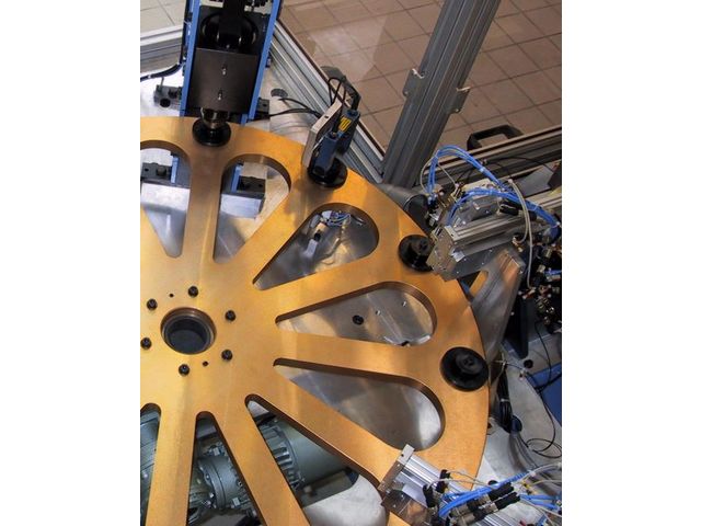 Machine d'assemblage à carrousel | Contact LE SUR MESURE INDUSTRIEL