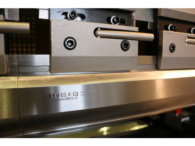 Presse plieuse à commande numérique | LAMINOVA série PE | Contact MARK ...