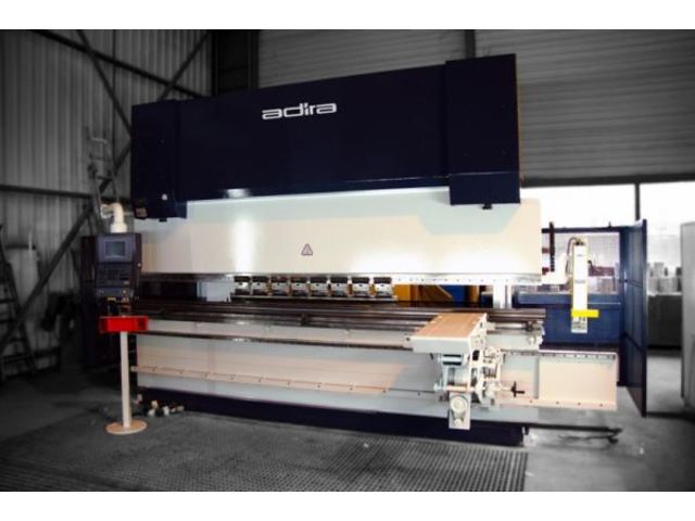 Presse plieuse hydraulique à commande numérique d’occasion : ADIRA ...