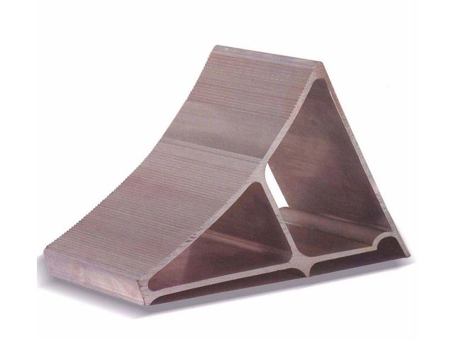 Cale de roue alu avec poignée - Capacité 5 t - Dimensions 300 x 200 mm