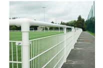 Clôture à main courante de stade