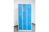 Trois vestiaires industrie propre simple penderie