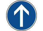 Panneau d'obligation de parking aller tout droit