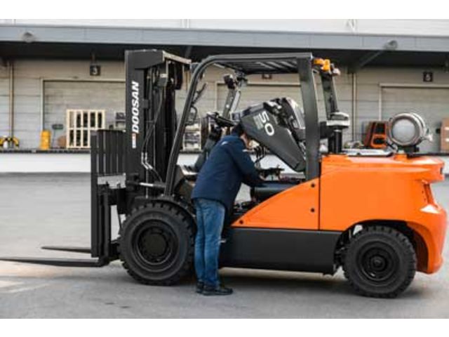 Chariot élévateur à moteur GPL 3.5 à 5.5t – Série 7