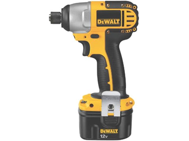 Visseuse à chocs sans fil DC 845 KB