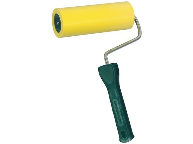 Rouleau maroufleur pour pochoirs souples