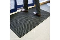Tapis d’entrée en matière recyclée