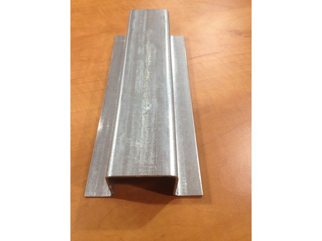 Profile oméga acier pour plancher