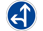 Panneau obligation  tout droit à gauche B21d2