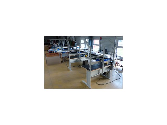 Assemblage des pièces de métal sur-mesure