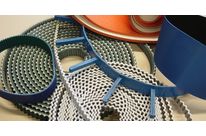 Câble synthétique de renfort pour courroie, armature pour courroie