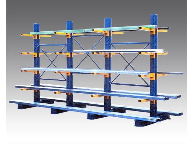 Rayonnage cantilever pour usage extérieur