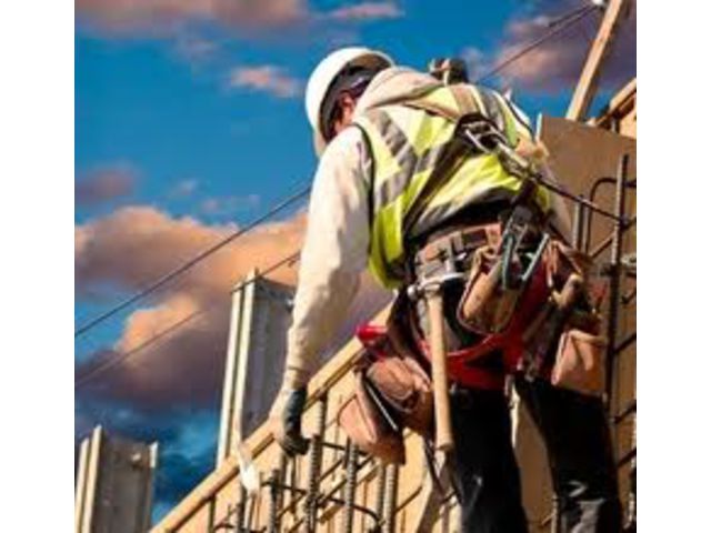 Large gamme d’équipement pour le travail et pour la hauteur  