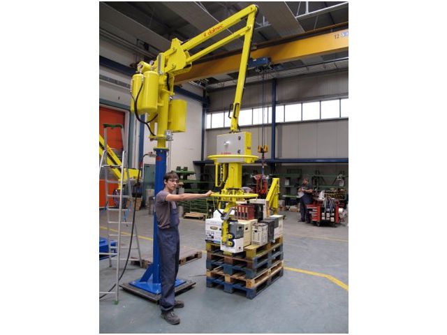 Manipulateur DALMEC pour la palettisation de cartons de bouteilles