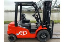 Chariot élévateur électrique lithium 3 tonnes – EP Equipment EFL303