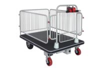 Chariot de manutention motorisé avec barrières