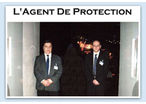 Agent de sécurité magasin arrière caisse