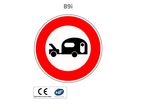 Panneau B9i Accès interdit aux véhicules tractant une caravane ou une remorque