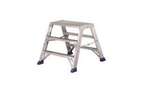 Marchepied avec grande plateforme