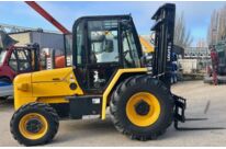 Chariot élévateur tout-terrain 3 tonnes 5,5 m – JCB 930