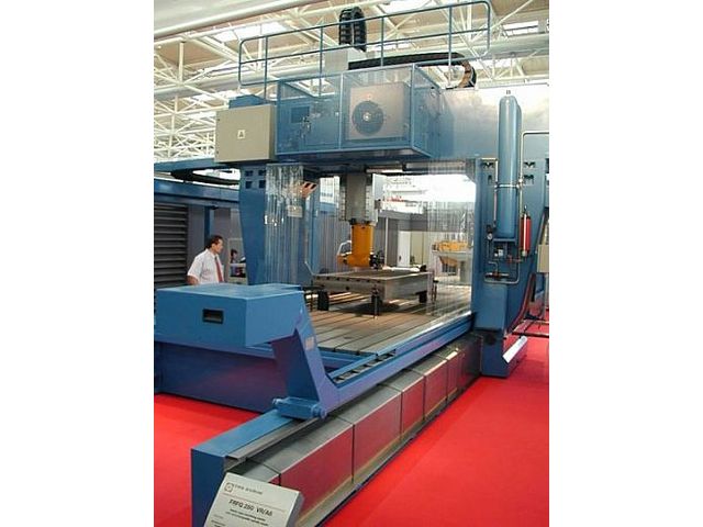 FRAISEUSES CNC TOS KURIM à portique type FRF (NEUVE)