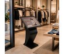 Écran Publicitaire Tactile 43" Horizontal Forme K Android 2K sur Pied - Commerces et