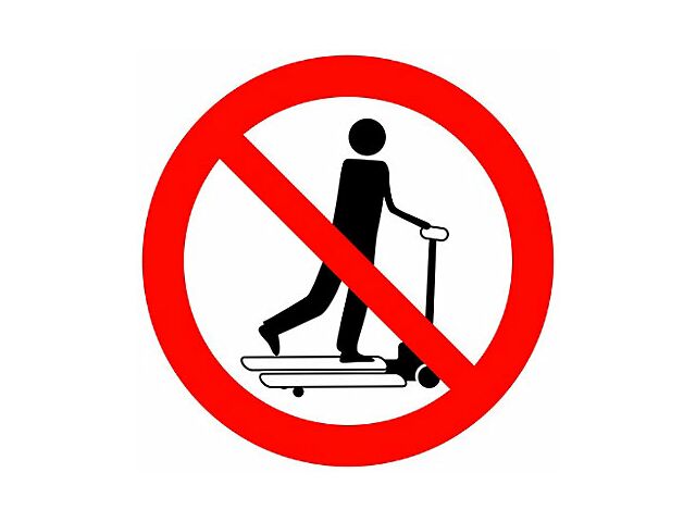 Panneau d'interdiction - "INTERDIT DE MONTER SUR LE TRAN"