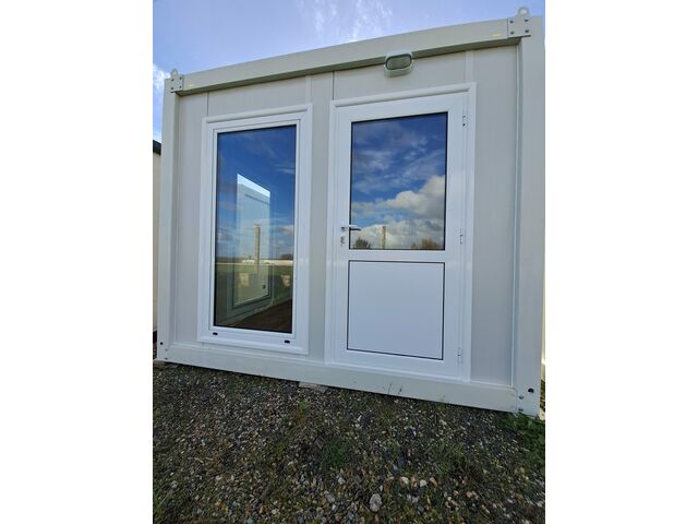 Bungalow vitré/ Bureau temporaire / Salle de repos 3m x 2.40m | SOLUTIONS MODULAIRES