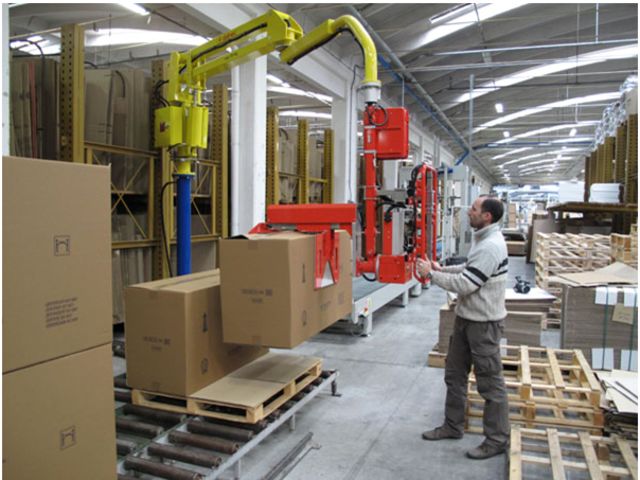 Manipulateur DALMEC pour la prise, le transfert et le basculement de cartons