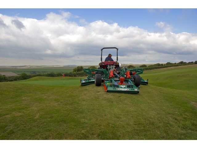 Tondeuse tractée 3 plateaux | CRX 320 WESSEX