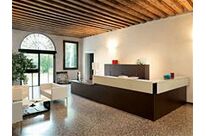 Banque d&amp;#039;accueil Factory