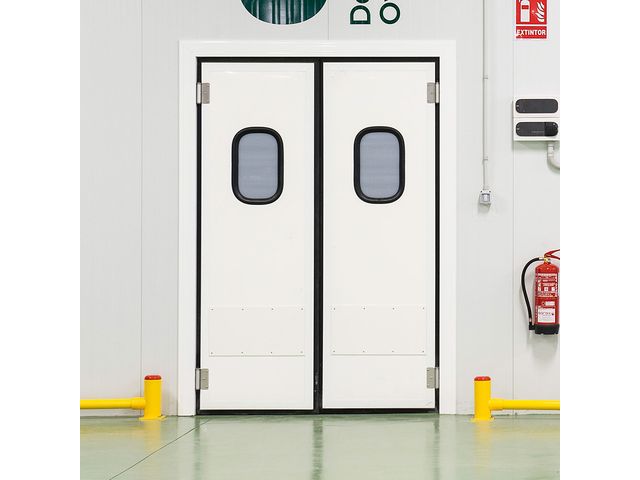 Porte va et vient rigide battante semi-isotherme