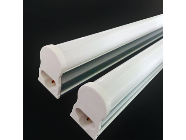 Tube Fluo LED TUBILIGHT T5 avec DRIVER ISOLE
