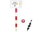 Poteau PVC grande hauteur Rouge/Blanc sur pointe avec support d'information A4 - 2000178