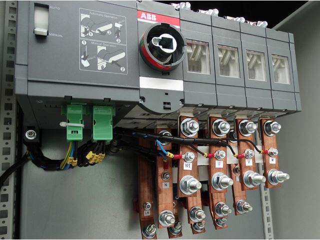 ABB - Inverseurs de source automatiques ou manuels de 160 à 1250A en armoire