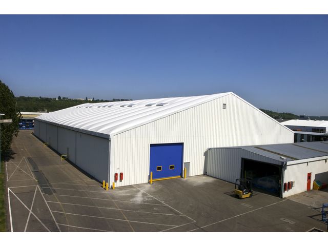 Bâtiment urgence industrielle - Spaciotempo