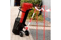 Chariot avec 40 piquets de balisage