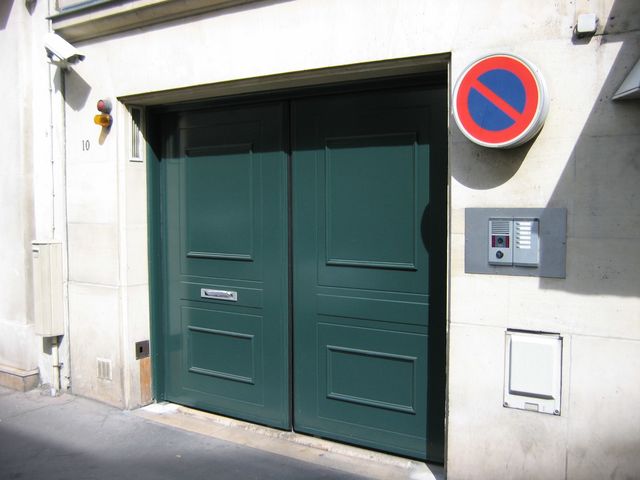 Porte battante automatique B724