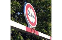 Kit de fixation de panneau pour portique