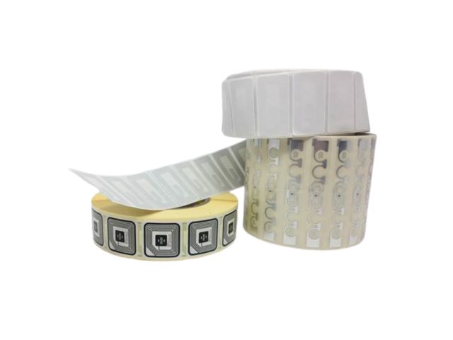 Étiquettes RFID | Stratus Packaging