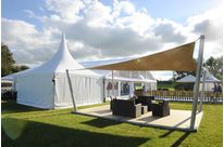 Toile d&amp;#039;ombrage tendue 