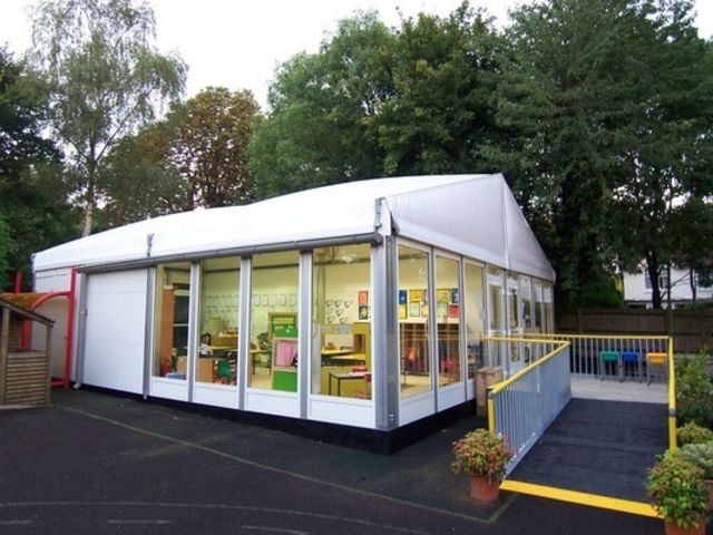 Salle de classe temporaire - Série LS