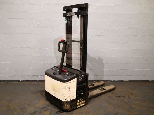 Gerbeur accompagnant d'occasion Crown - WE2000 | 16066