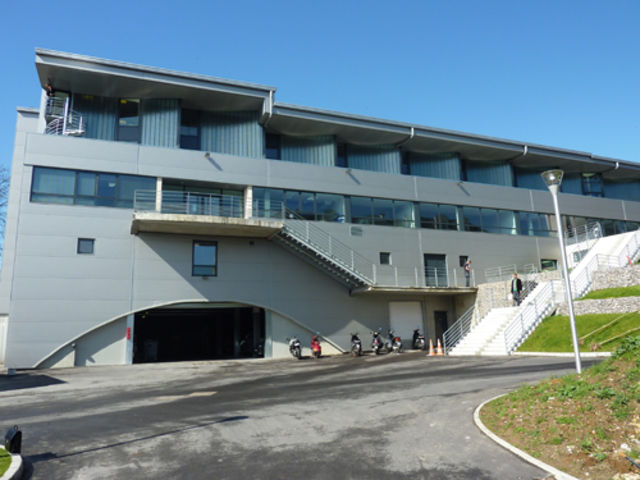 Bâtiments pour écoles