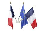 Kit support mural et 3 drapeaux (2 EU & 1 FR)