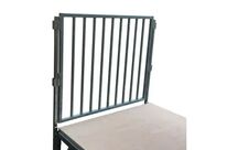 Garde-corps barreaudé pour podium modulable