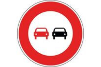 Panneau interdiction de dépasser tous les véhicules à moteur - B3