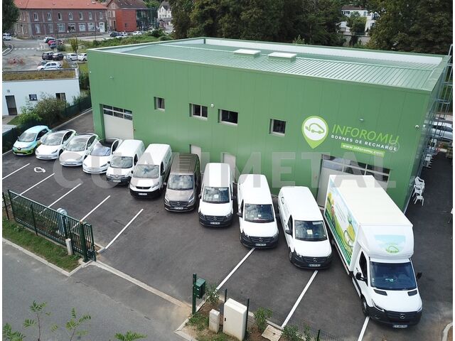 Hangar industriel modulaire gamme ECORAPID® pour garage automobiles, concessionnaires