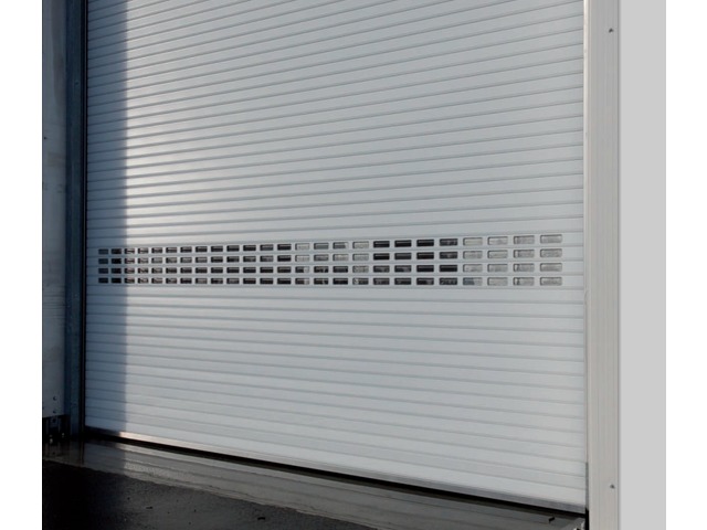 Rideau métallique isolé