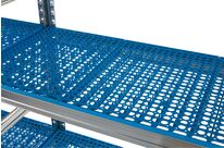 Tablette plastique bleu ajourée L.600 x P.400 mm pour rayonnage Galvaplast